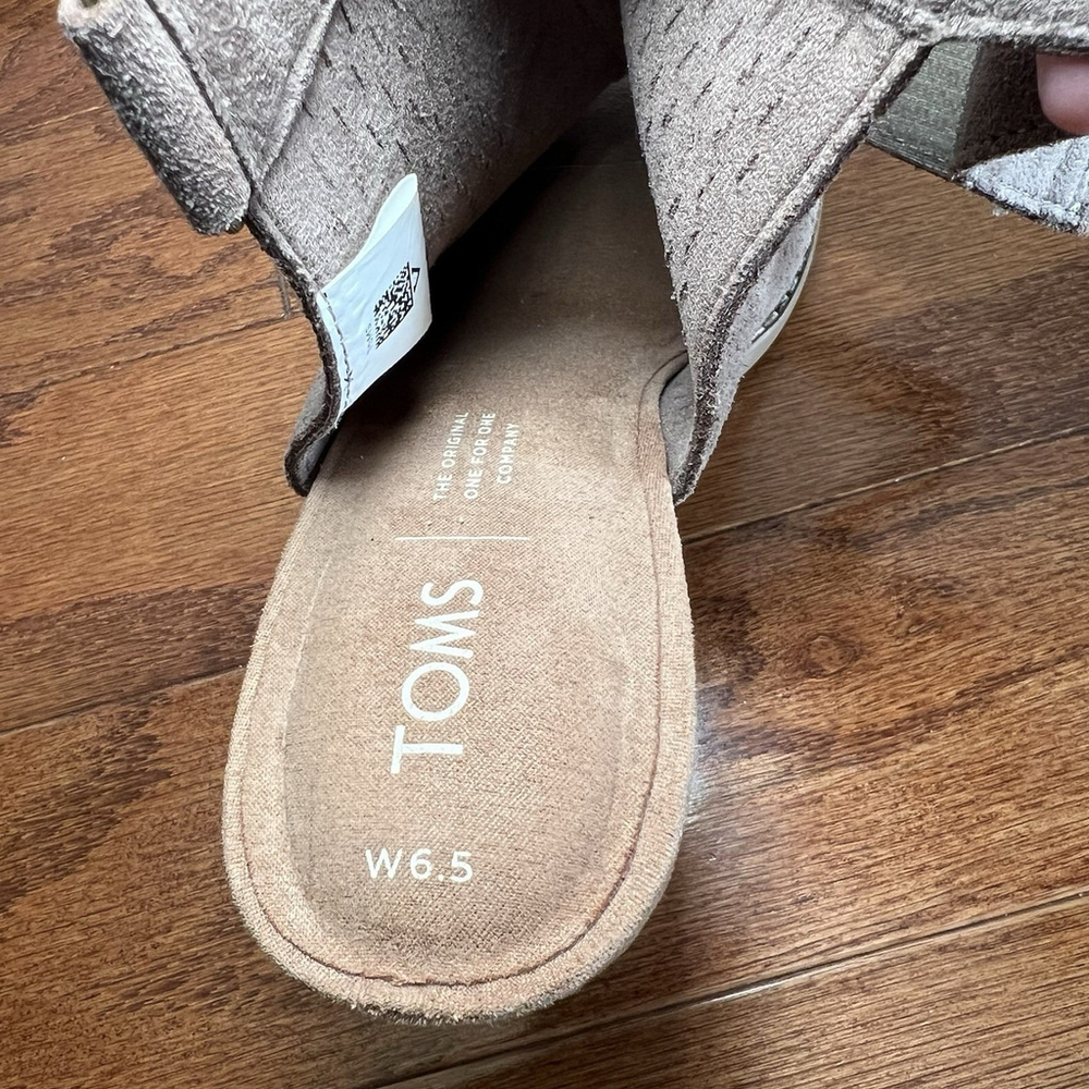 Toms Shoes Grenada Suede Chunky Heels Taupe Grey Size 6.5 Perforated Open Toe - Picture 9 of 12